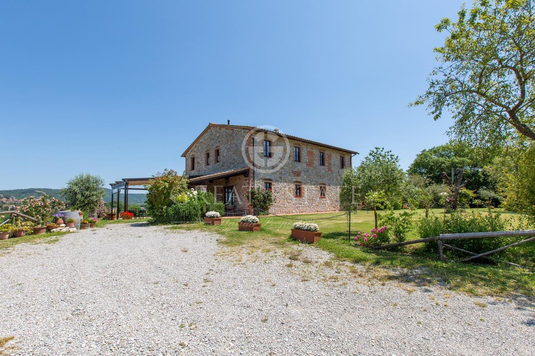 Estate in Montegabbione, Umbria, Italy 4 - 10673849