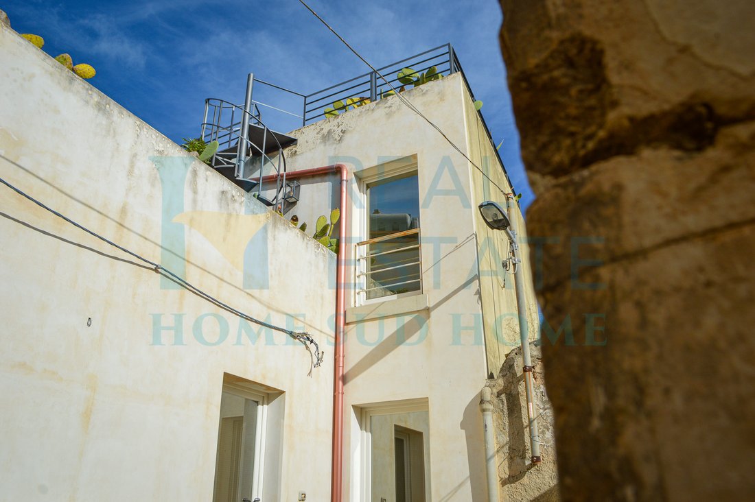 mille-viste-di-noto-hsh-1517-2022-in-noto-sicily-italy-for-sale