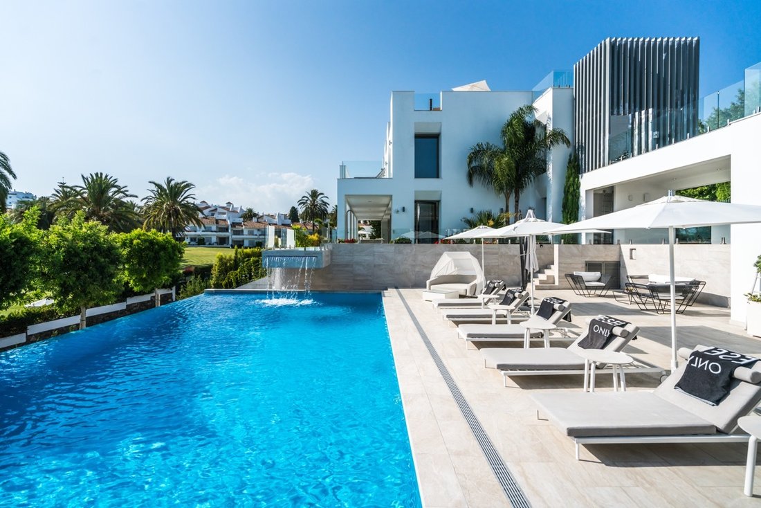 Villa à Marbella, Andalousie, Espagne 1 - 12446641