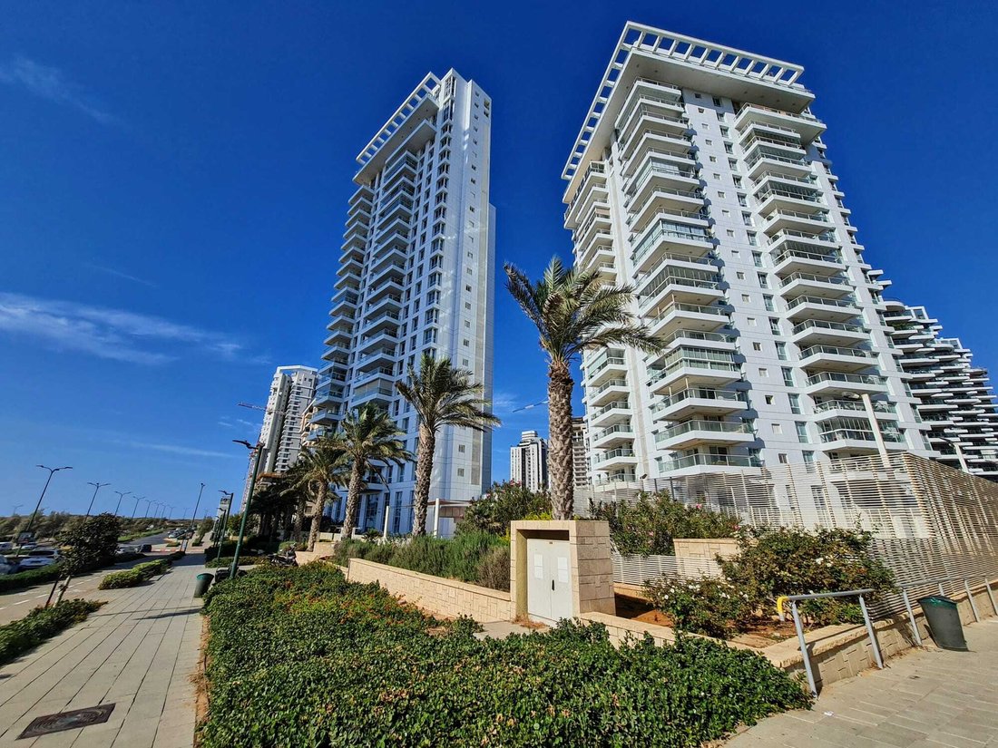Penthouse in Netanya, Center District, Israel 2 - 12446699