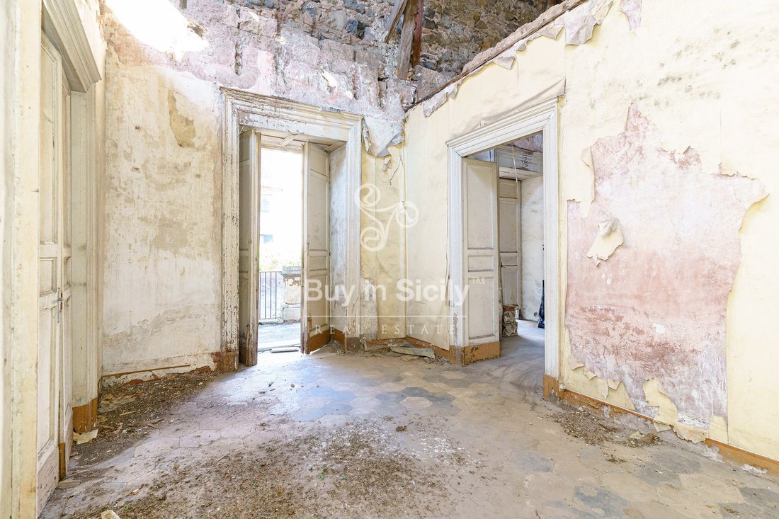Estate in Borgo, Catania, Italy 4 - 12446695