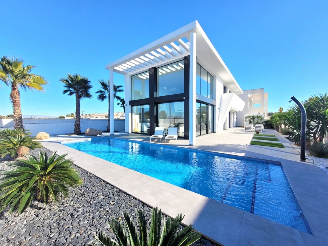 La Marina Detached Villa In San Fulgencio, Land Valencia, Spanien Zu