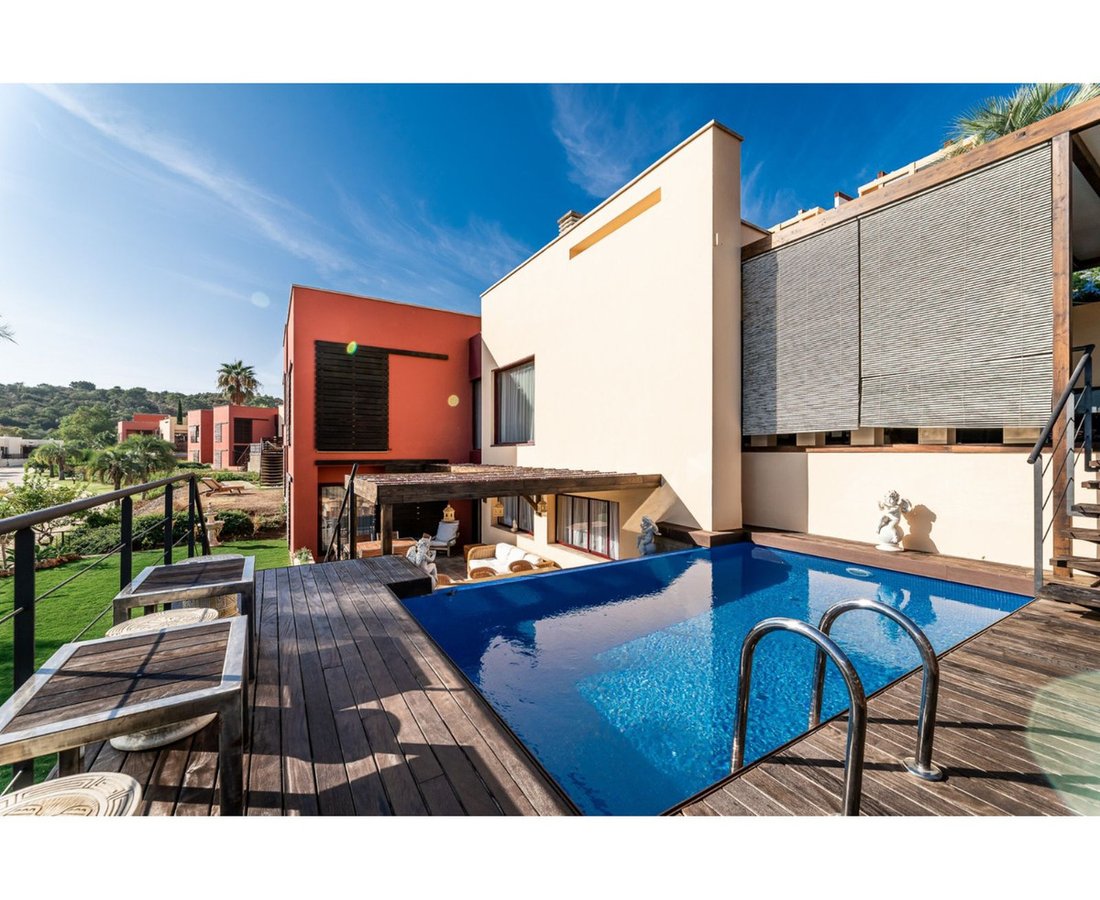 Benahavís Houses / Villa In Benahavís, Andalusia, Spain For Sale (12013755)