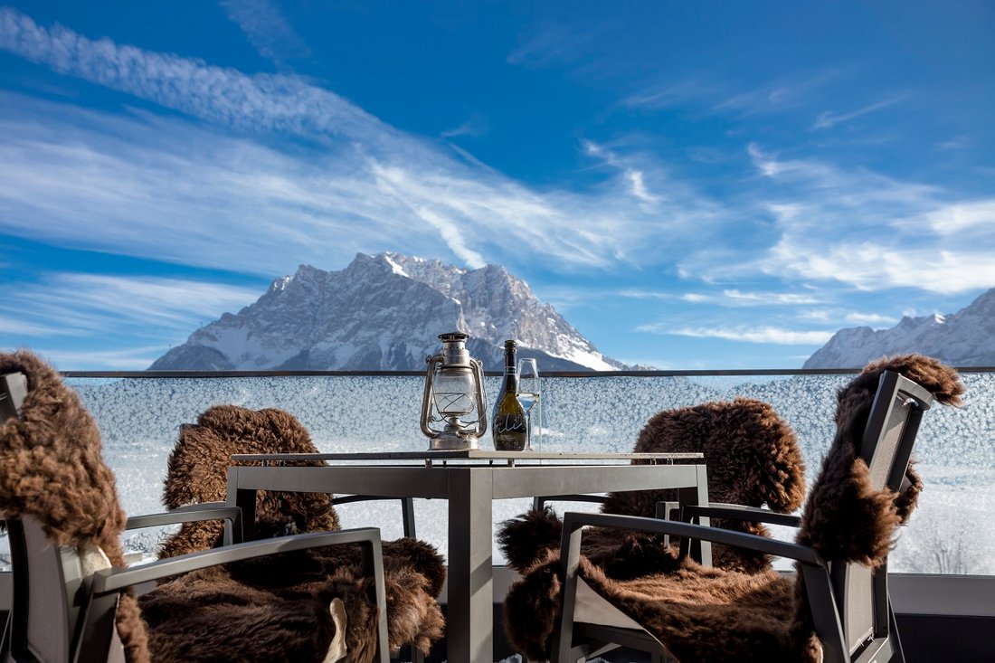 Inviting Apartment With Stunning Views Towards The In Lermoos, Tyrol