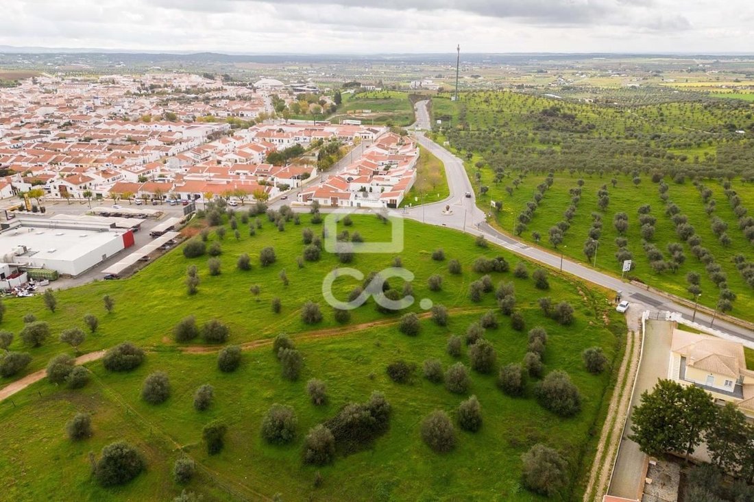Redondo Land In Redondo, évora, Portugal For Sale (12451889)