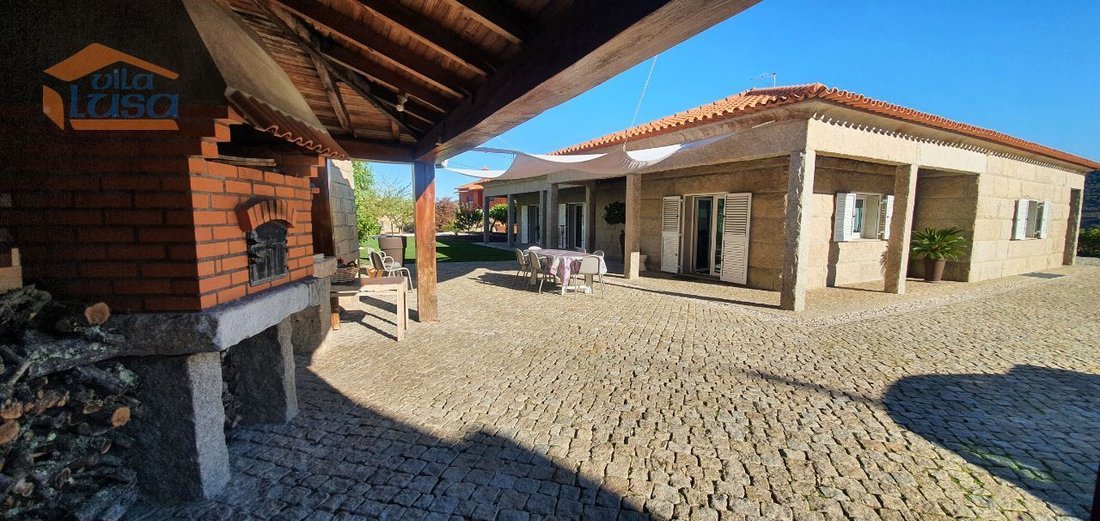Townhouse in Parada do Bispo e Valdigem, Viseu District, Portugal 1 - 12451666