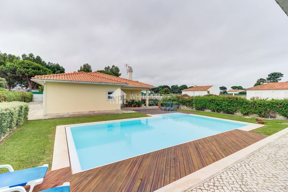 Villa in Lagoa De Albufeira, Setubal, Portugal 2 - 12452419