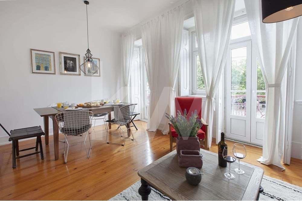 Apartamento T2 Remodelado/ 1º Piso, Em Santos In Lisbon, Lisbon, Portugal For Sale (12456232)