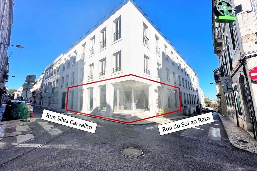 Loja A Estrear Campo De Ourique C/ Saída De In Lisbon, Lisbon