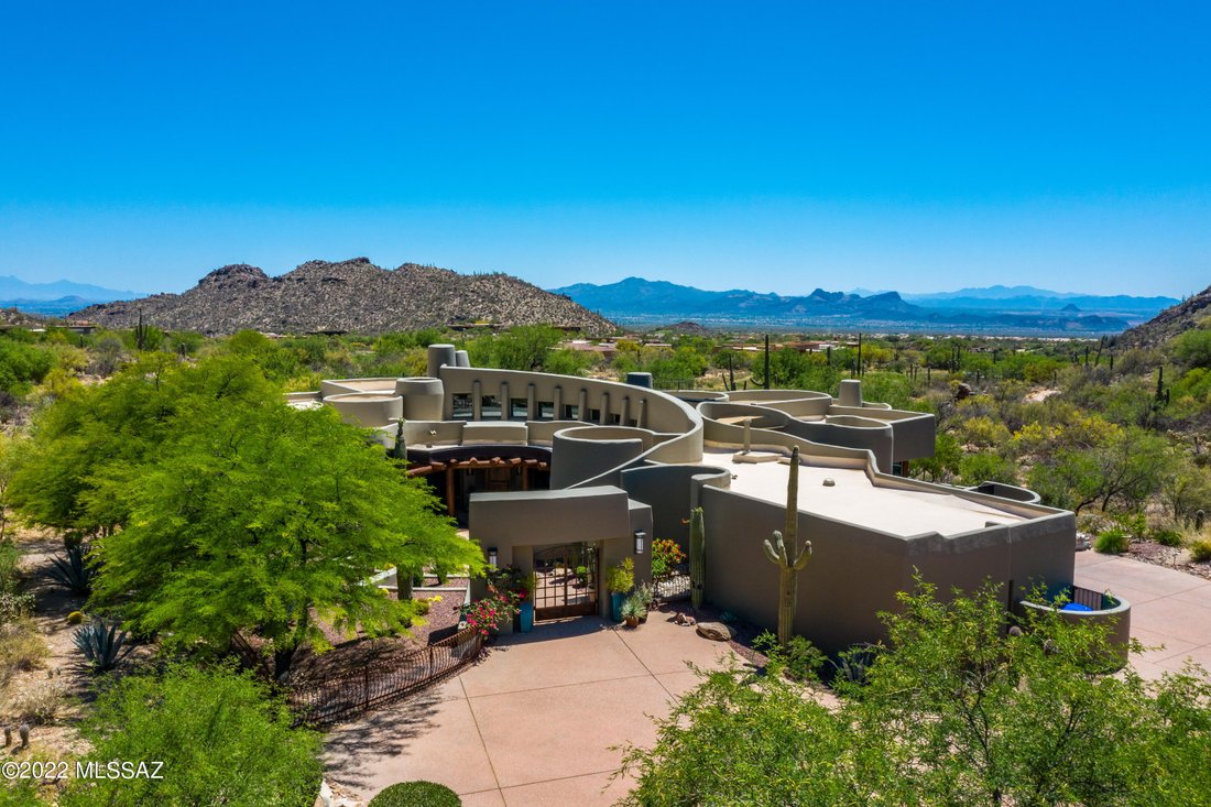 True Quality Built Custom Home With Character In Marana, Arizona