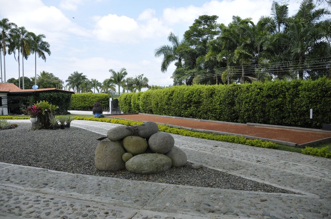 Arm003 Mountain Villa With Pool In Quindio In Armenia, Colombia For Rent (12454059)