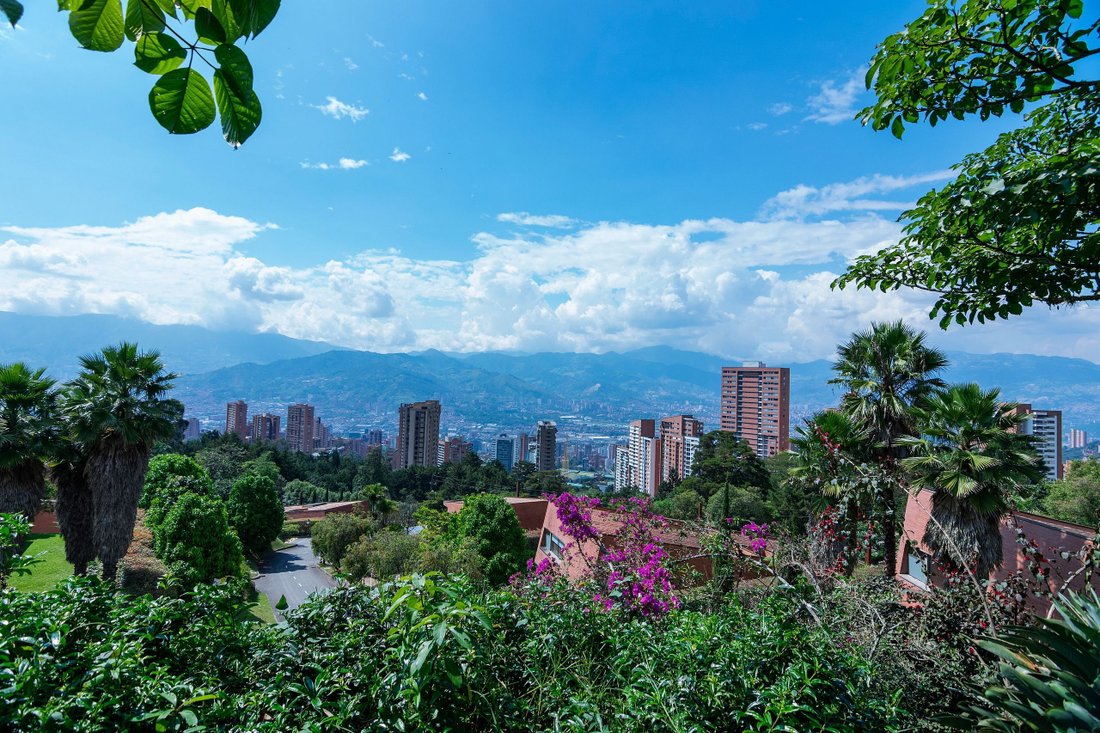 Med078 Historical House In The Hills Of In Medellín, Antioquia