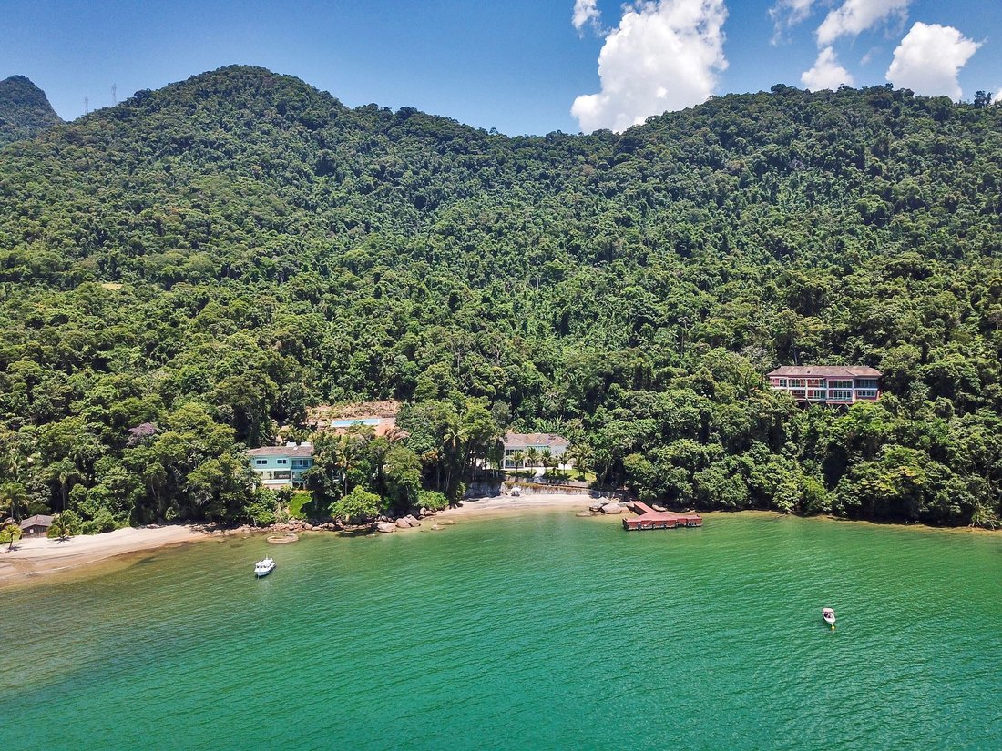 Villa in Angra dos Reis, State of Rio de Janeiro, Brazil 2 - 12453858
