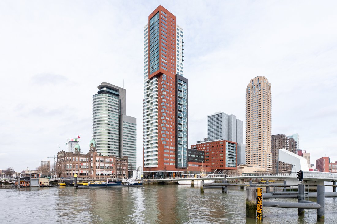 Luxury Apartment On The 34th Floor In In Rotterdam, South Holland