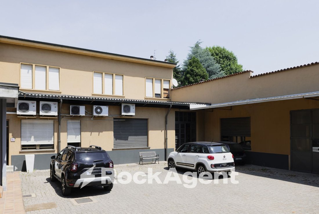 Autres à Bovisio-Masciago, Lombardie, Italie 1 - 12463738