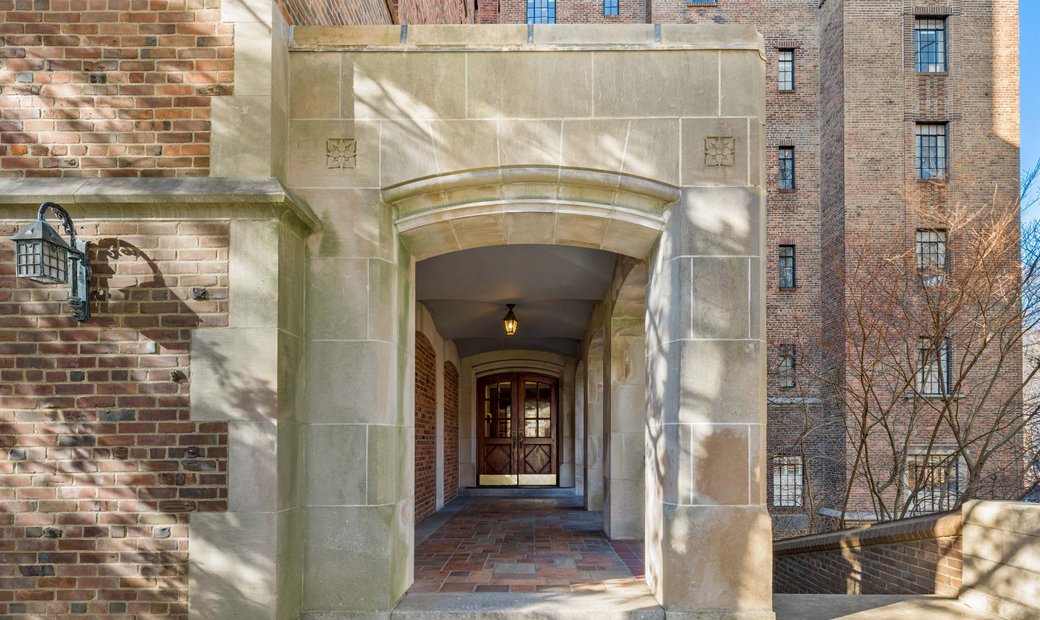 100 Ardsley Avenue W In Irvington, New York, United States For Sale