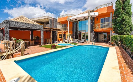 Villa in Costa Adeje, Adeje, Canary Islands 1