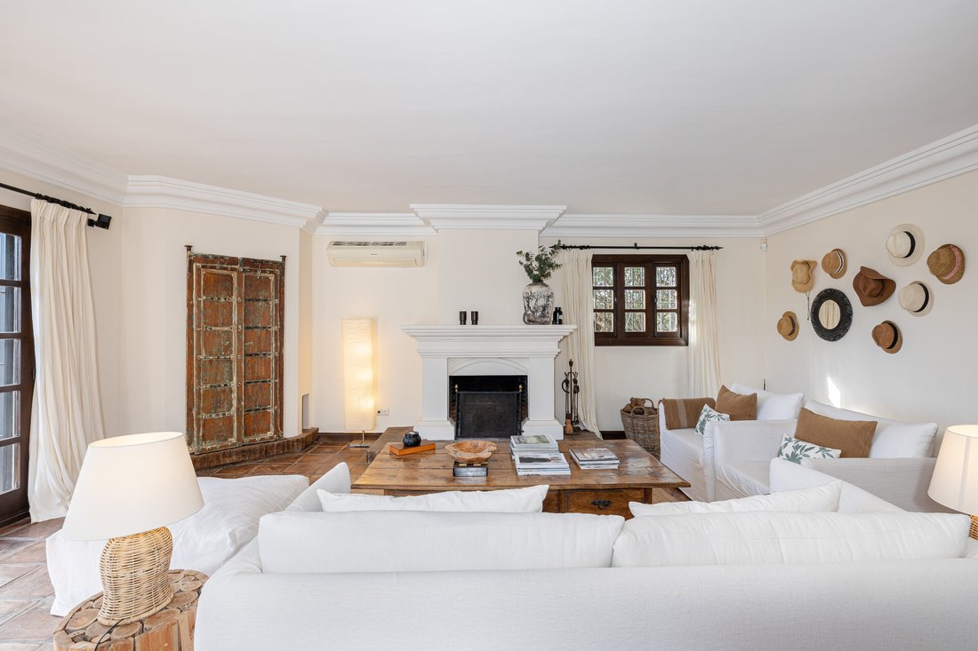 Villa in Marbella, Andalusia, Spain 4 - 12466122