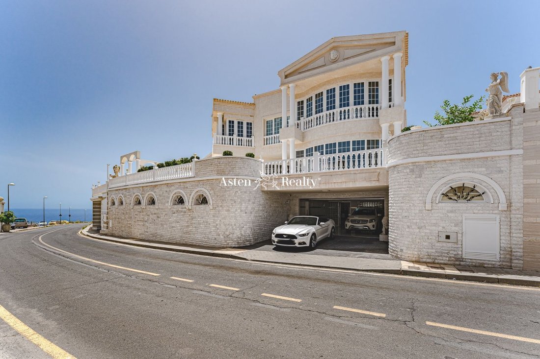 Villa in La Caleta, Adeje, Canary Islands 2 - 12464645