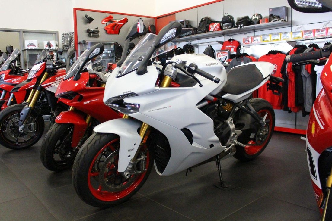 Sports  / Super Sportd in Buffalo, NY 1 - 12465394