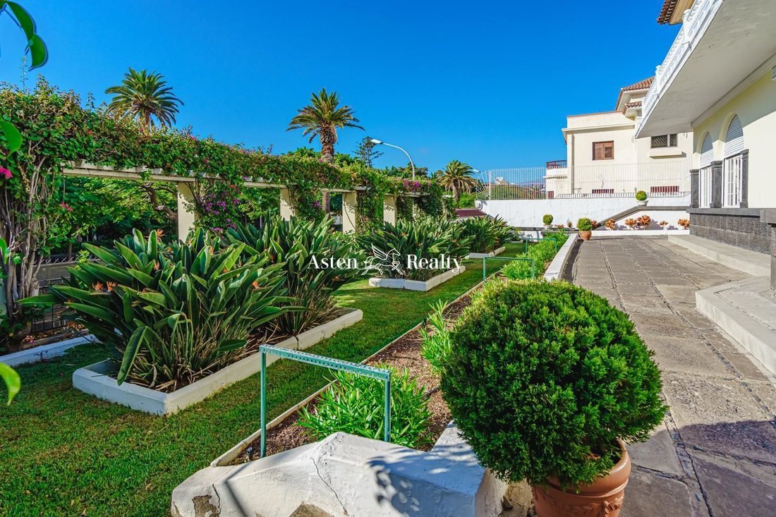 Villa in Centro-Ifara, Santa Cruz De Tenerife, Spain 4 - 12464678
