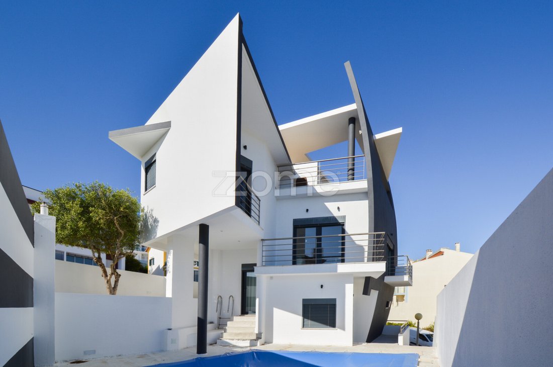 Nazaré House In Nazaré, Leiria District, Portugal For Sale (12466185)