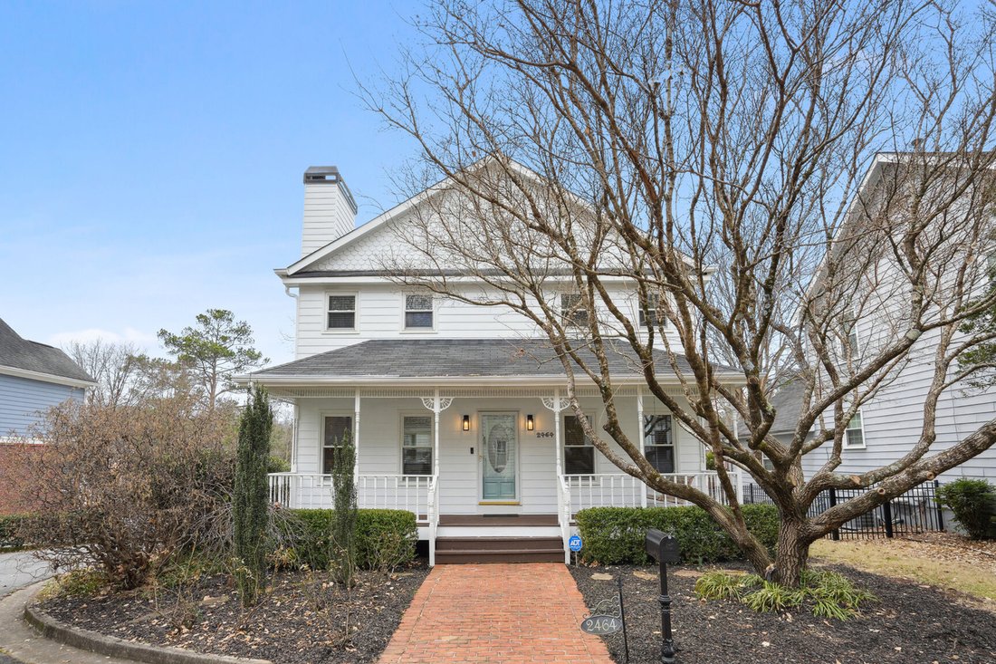 Charming Home In Coveted Brookhaven In Brookhaven, United