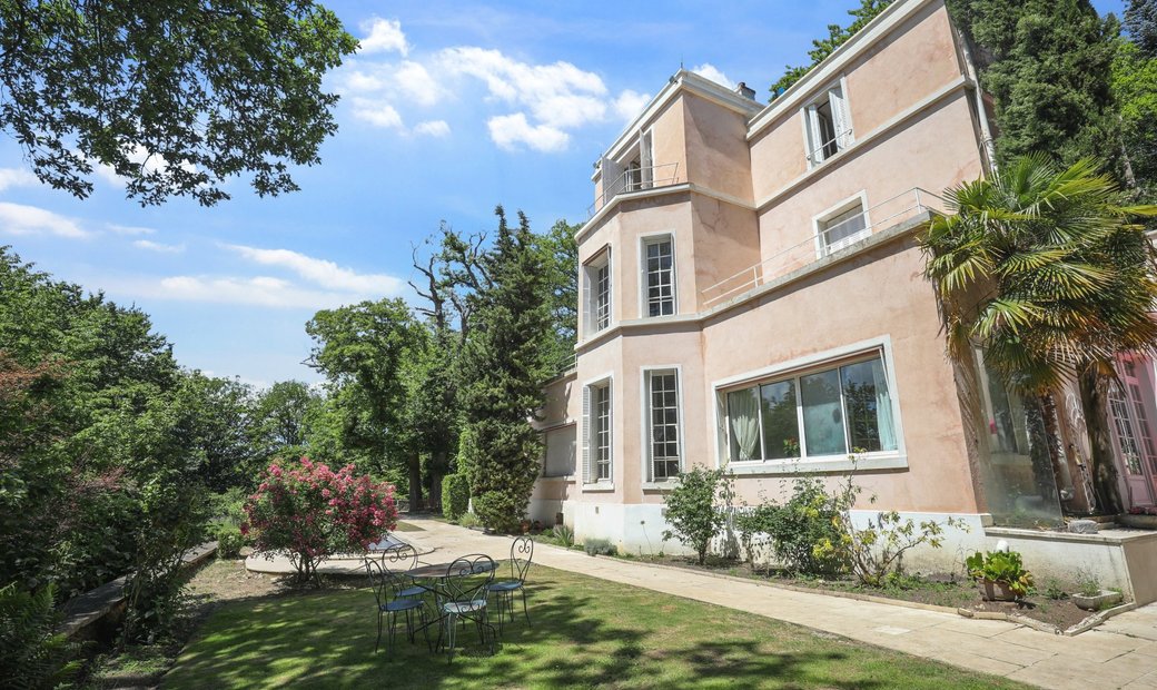 Exceptional Villa On A 2 Hectare Park In Jouy En Josas, île De France ...