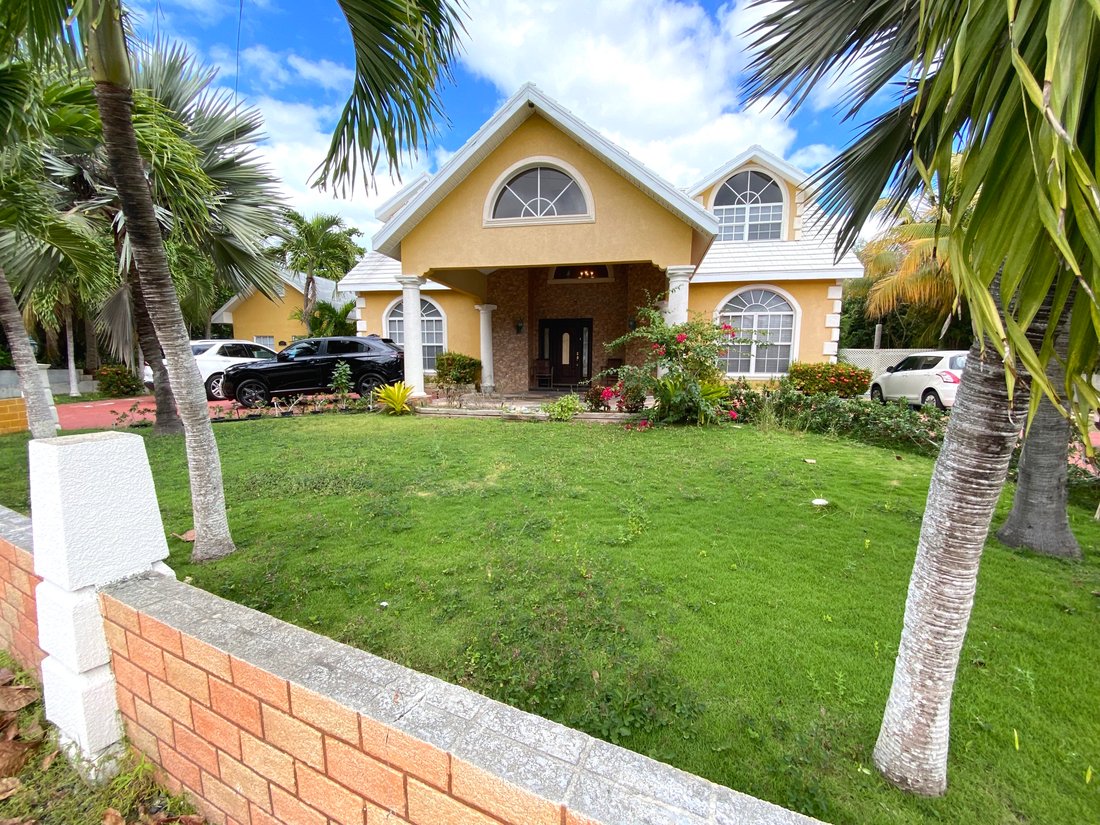 North Sound Estates Home On In North Sound Estates, Bodden Town, Cayman