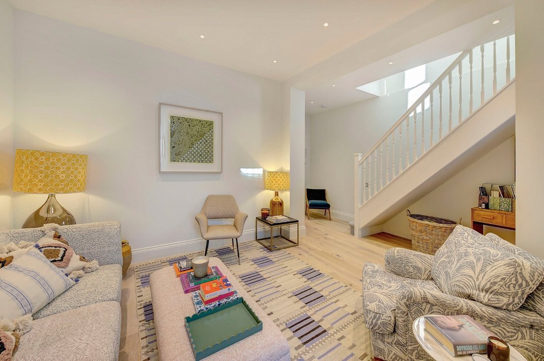 Beautiful Condo With Spectacular Amenities In London, England, United