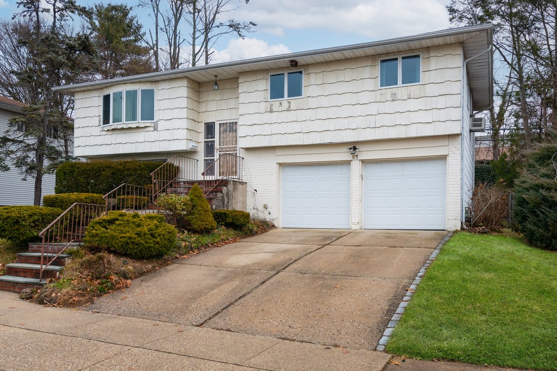 House in Plainview, New York, United States 2 - 12466803