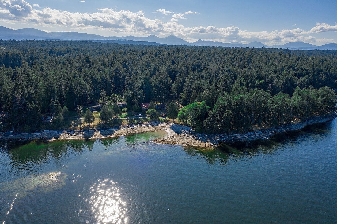 Stunning Waterfront Property In Ladysmith, British Columbia, Canada For