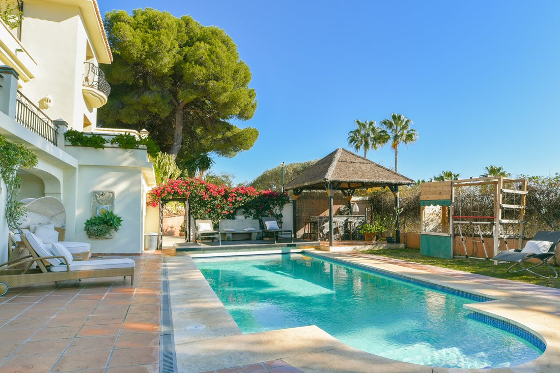 fantastic-5-bedroom-mediterranean-villa-in-in-marbella-andalusia