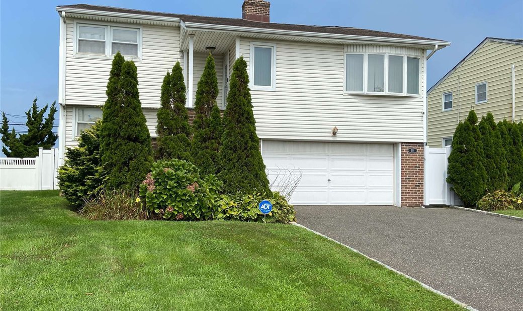 House Lido Beach In Long Beach, New York, United States For Rent (12472767)