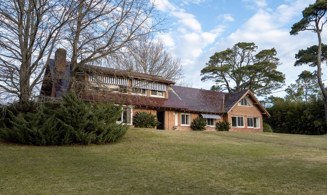 House For Sale In Barrio Golf, In Punta Del Este, Maldonado Department