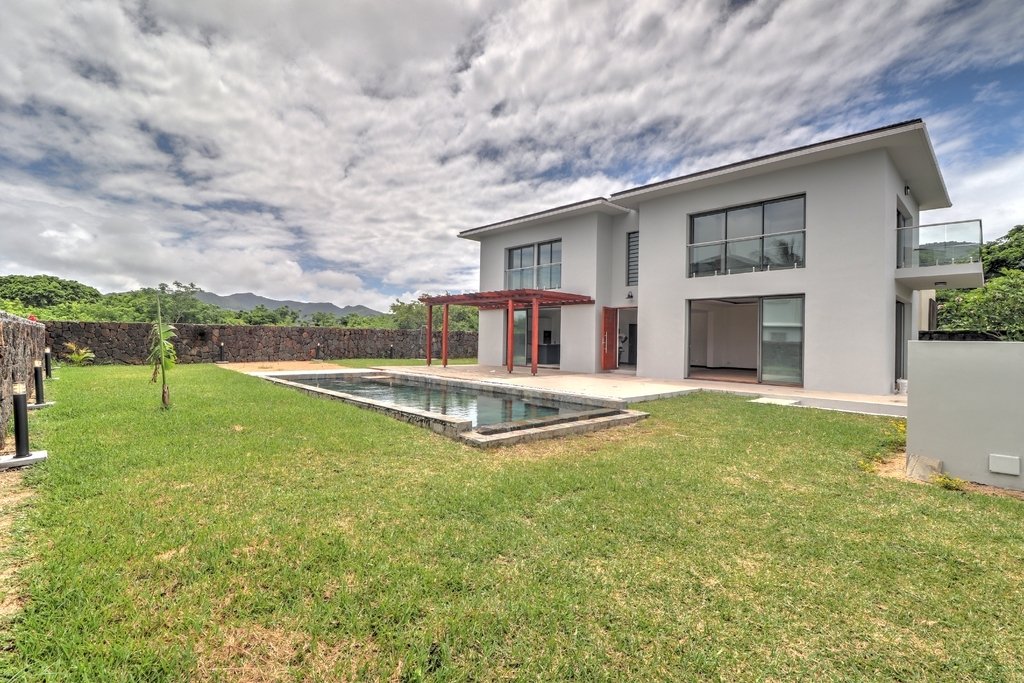 3 Bed House With Private In Vieux Grand Port, Grand Port District