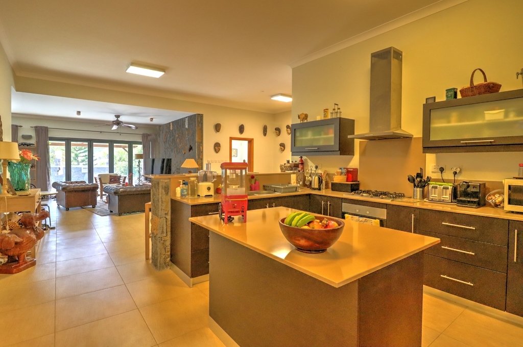 4 Bed Villa With Mountains In La Preneuse, Rivière Noire District