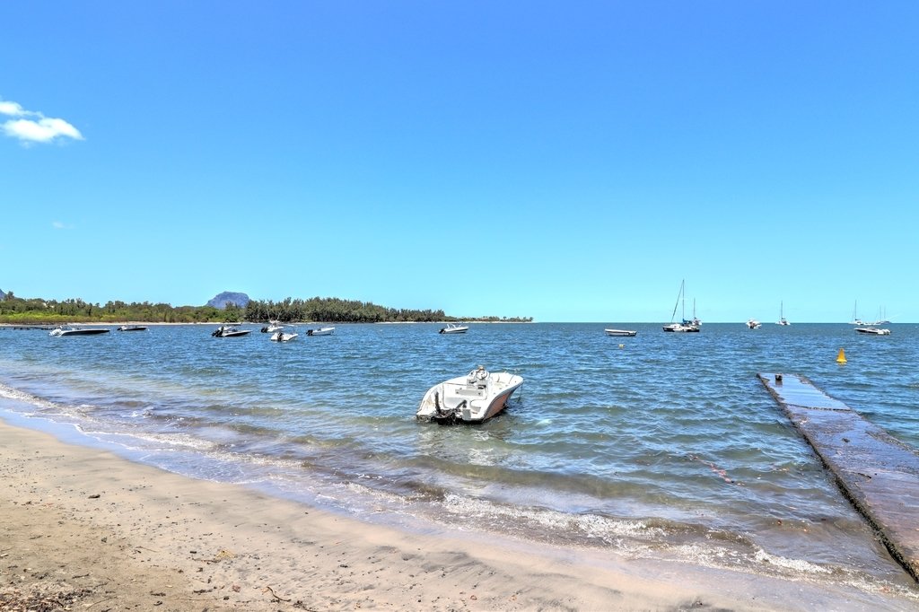 Beachfront 3 Bed In Grande Riviere Noire, Rivière Noire District