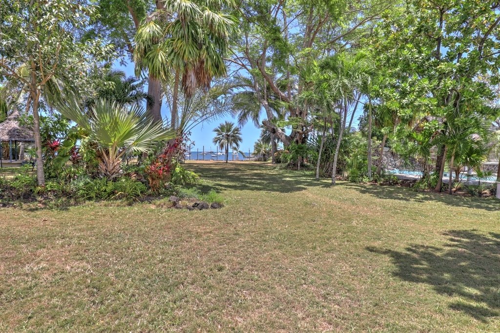 Beachfront 3 Bed In Grande Riviere Noire, Rivière Noire District