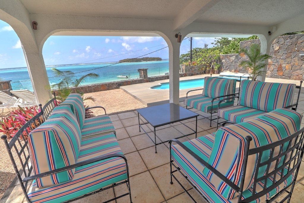 Beachfront 6 Bed Property With An In Blue Bay, Grand Port District