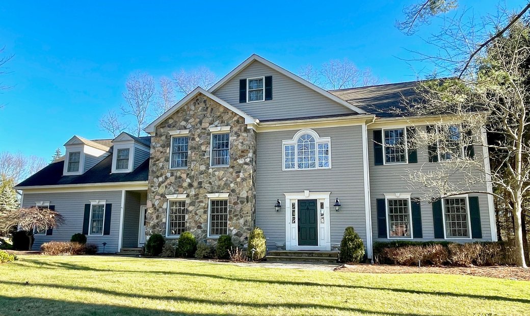 Colonial In Desirable Brookrace In Mendham, New Jersey, United