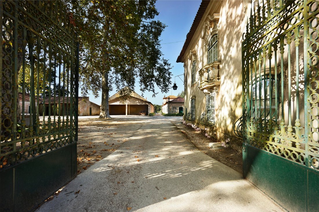 Palace, 18 Bedrooms, For Sale In Anadia, Aveiro District, Portugal For