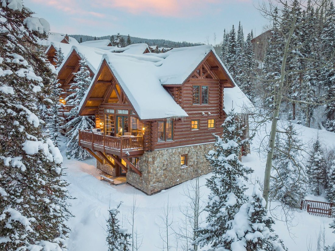 Idyllic Cabin In Mountain Village In Mountain Village, Colorado, United