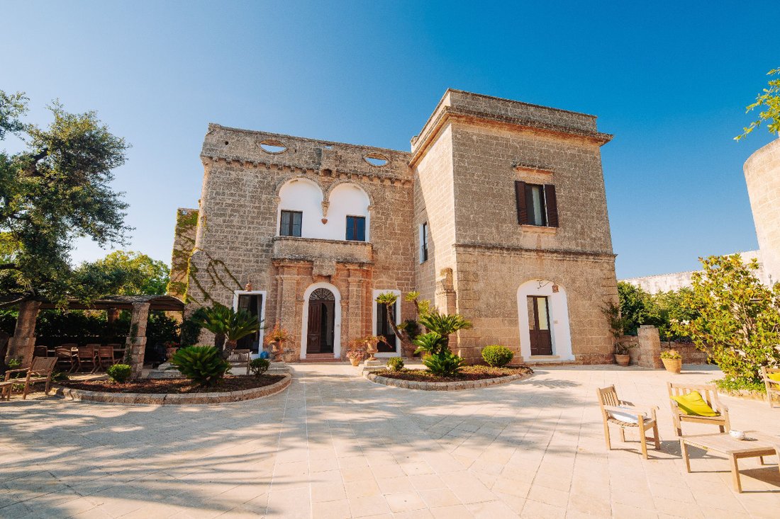 Historic Old Villa With Stunning In Santa Maria Di Leuca, Apulia, Italy For Sale (12475373)