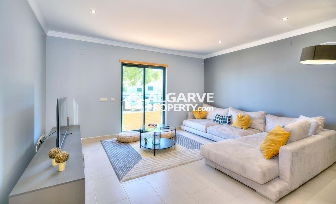 Townhouse in Quelfes, Algarve, Portugal 1 - 12475541