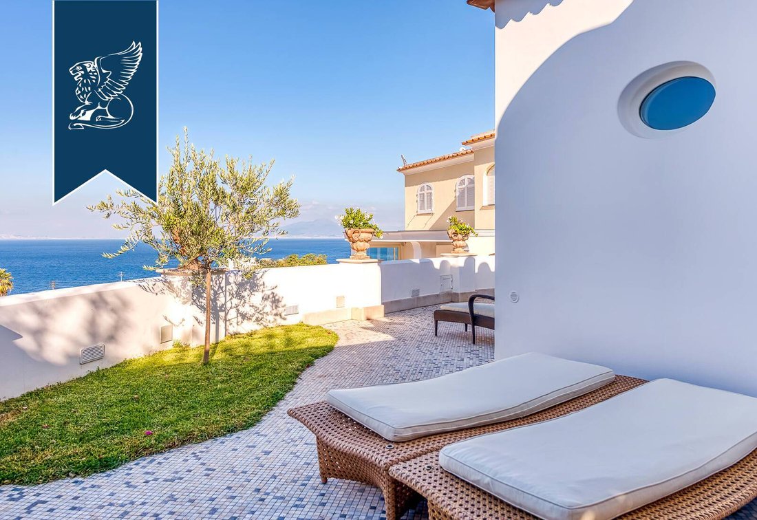 Stunning Villa For Sale In The Heart Of Capri In Marina Grande