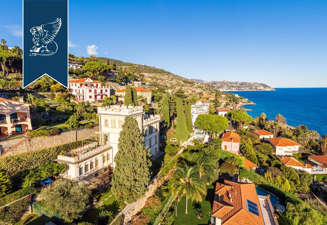 Apartment In Period Villa By Bordighera's Sea In Bordighera, Liguria