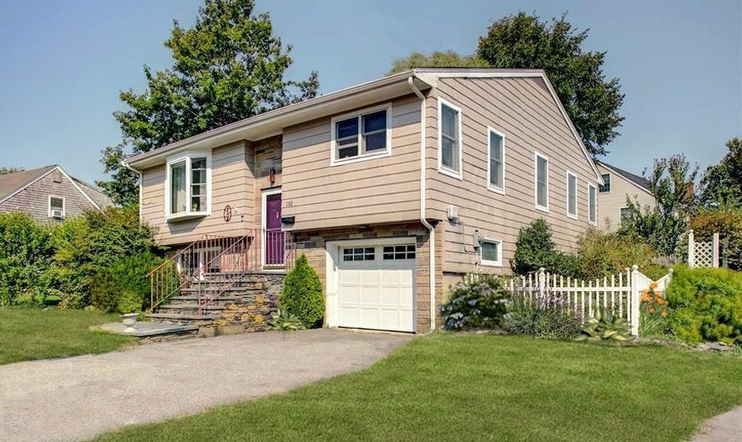 132 Ruggles Av In Newport, Rhode Island, United States For Sale (12335766)