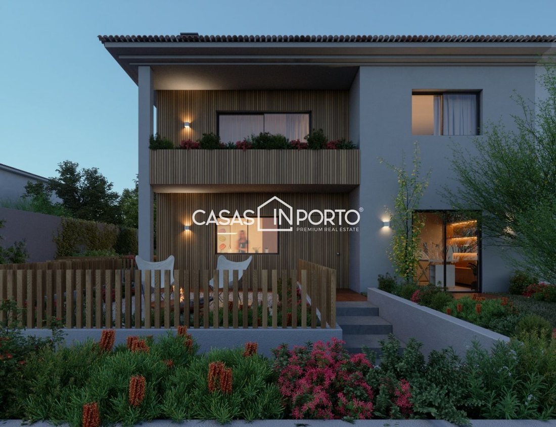 House in Lordelo do Ouro e Massarelos, Porto District, Portugal 2 - 12477013