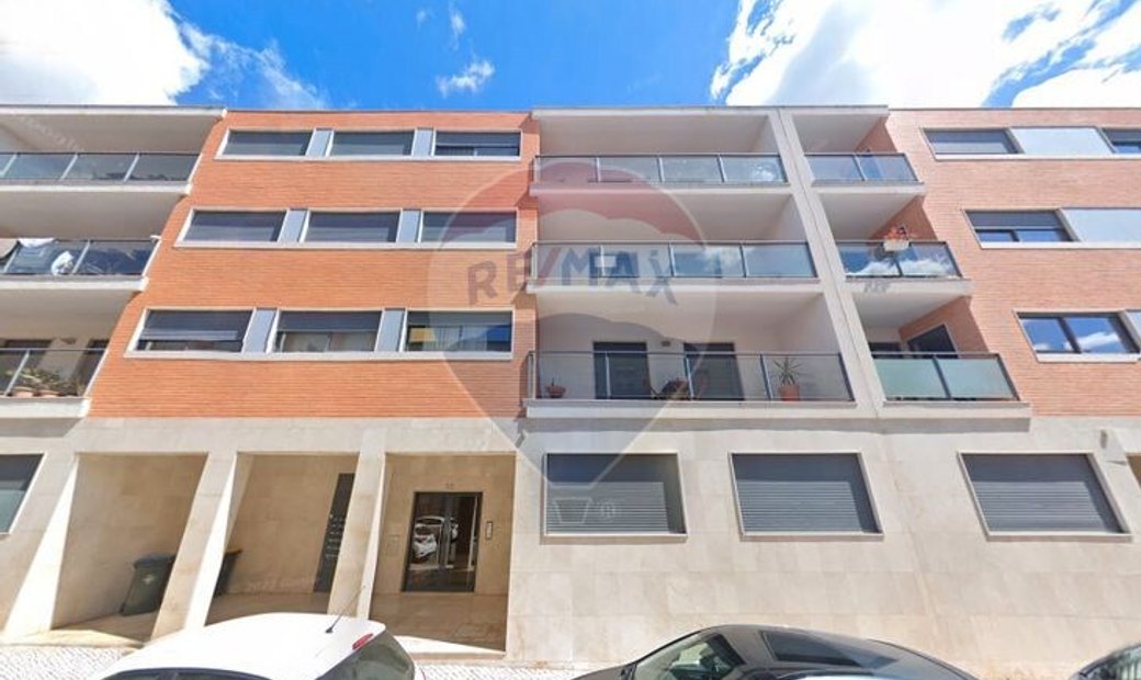 Condo/Apartment T3 For Sale In Alcântara, Lisboa In Lisbon, Lisbon, Portugal For Sale (12475550)
